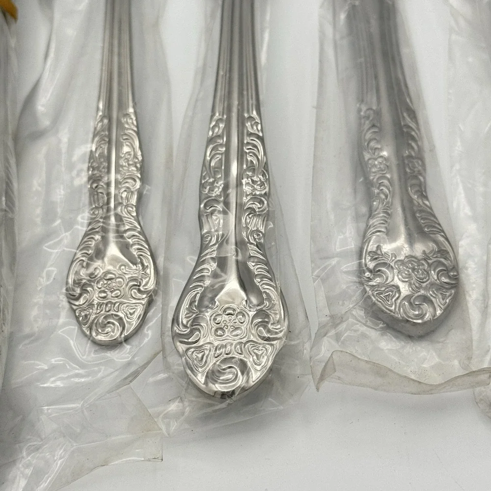 Oneida Immaculate Secretariat 20 Pc Flatware Set Service for 4 NOS Stainless